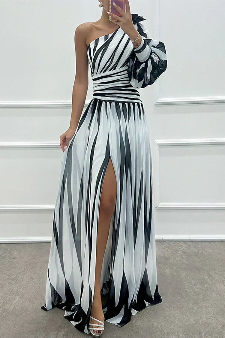 Shiloh - Elegante Gestreepte Maxi Jurk Met Één Schouder